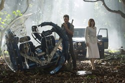 Chris Pratt and Bryce Dallas Howard in 'Jurassic World'