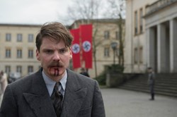 Daniel Brühl in 'Alone in Berlin' Daniel Brühl in 'Alone in Berlin'