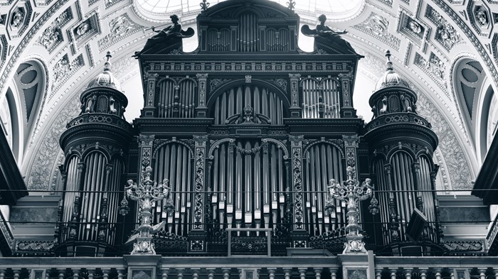 When did churches start using instrumental music? When did churches start using instrumental music?