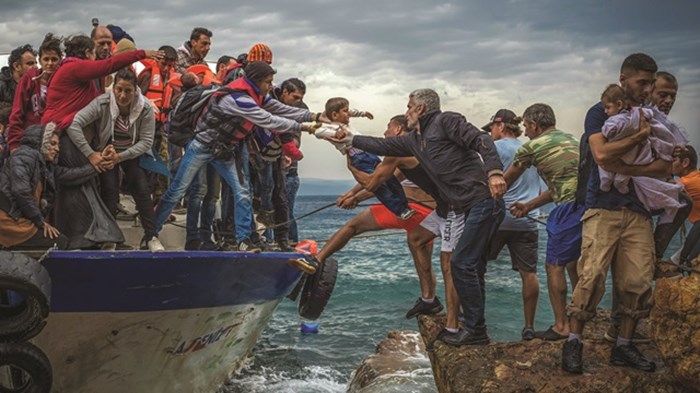 Esperanza en el camino de los refugiados: Informe especial sobre los cristianos en Iraq y Grecia Esperanza en el camino de los refugiados: Informe especial sobre los cristianos en Iraq y Grecia