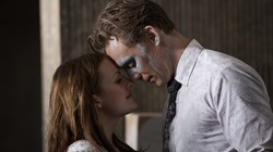 Elisabeth Moss and Tom Hiddleston in 'High-Rise'