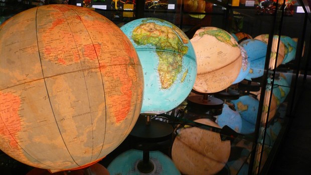 Why Successful Churches Aren’t Turning the World Upside-Down – But the Outcasts Might Why Successful Churches Aren’t Turning the World Upside-Down – But the Outcasts Might