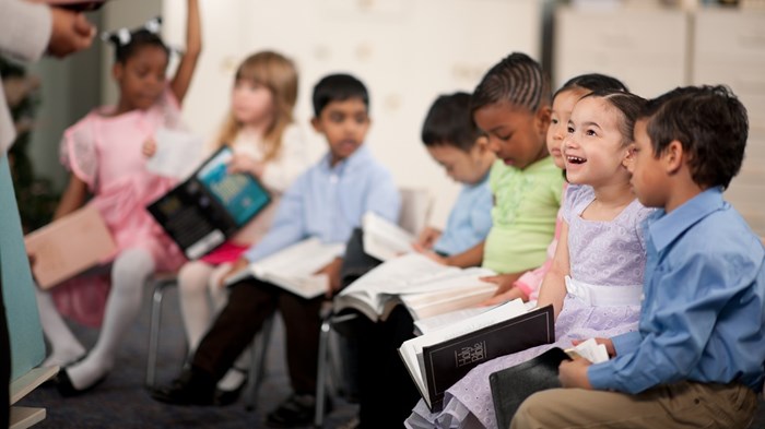 Teaching Preschoolers that Jesus Loves Teaching Preschoolers that Jesus Loves