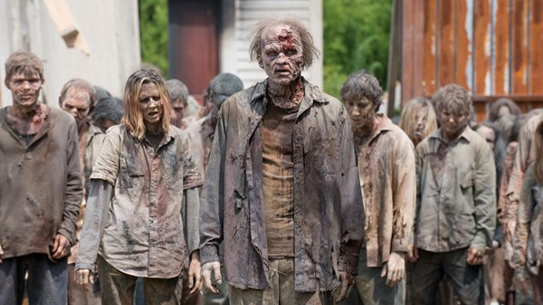 Zombies: living history through the living dead