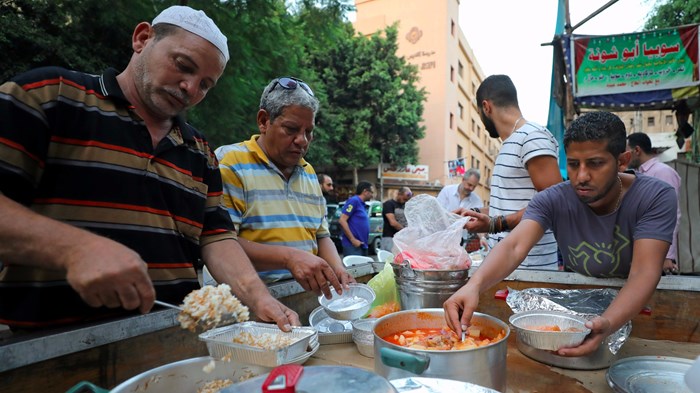 Should Christians Join Muslims in Breaking Ramadan’s Daily Fast? Should Christians Join Muslims in Breaking Ramadan’s Daily Fast?