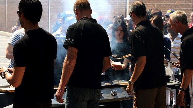 Backyard BBQ Evangelism: A New, True Parable Of Outside-The-Church-Walls Ministry Backyard BBQ Evangelism: A New, True Parable Of Outside-The-Church-Walls Ministry