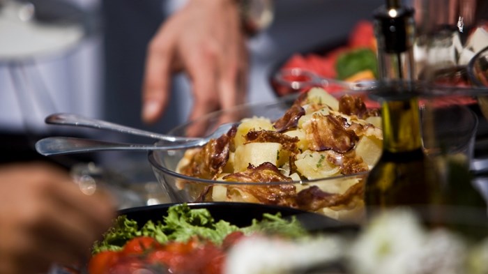 3 Tips for Hosting an Outstanding Church Dinner or Potluck
