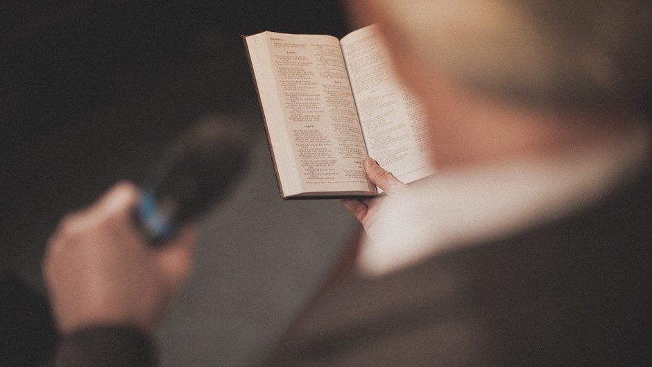 Should Pastors Address Current Events in Their Sermons?