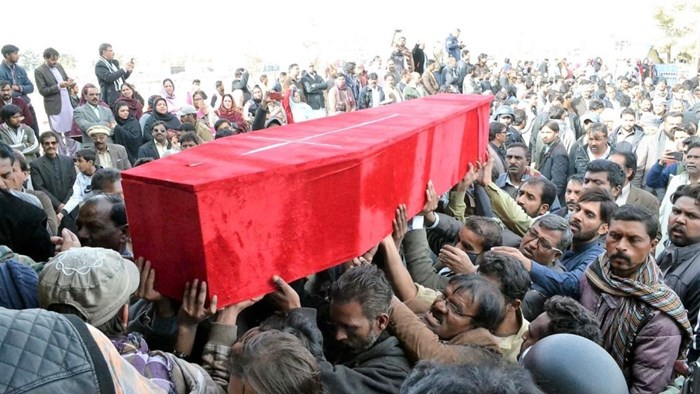 Pakistani Christians Bury 11 After ISIS Attacks Methodist Church