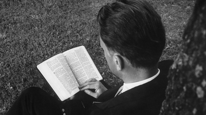 The Day God Settled the ‘Bible Question’ for Billy Graham