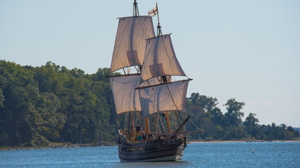 Pirate ship-maker goes viral for latest houseboat creation