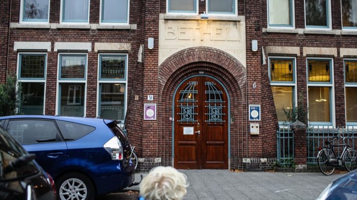 Dutch Asylum Service Concludes With Its Final ‘Amen’ Dutch Asylum Service Concludes With Its Final ‘Amen’