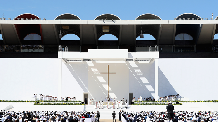 Francis of Arabia: Will UAE’s Warm Welcome Help Christians Feel More at Home? Francis of Arabia: Will UAE’s Warm Welcome Help Christians Feel More at Home?