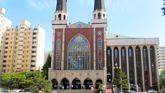 Korean Megachurches Debate If Pastors’ Kids Can Inherit Pulpits